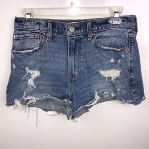 Abercrombie & Fitch Curve Love Women’s Distressed Mid Rise The Mom Short